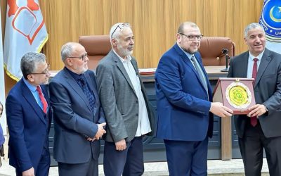 وزير الصناعة والمعادن يزور مركز الصناعة الخضراء ويطلع على خططه المستقبلية ويشهد تعزيز شراكاته في مجال الطاقة المستدامة